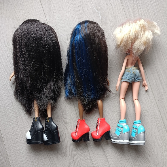 Lot of 3 2015 Bratz Dolls - Selfie Snaps Jade, Study Abroad Sasha & Cloe - Picture 2 of 8